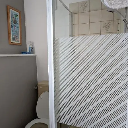 بيت شباب Areawest سكرابورو